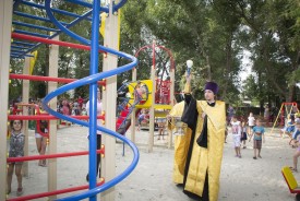 Новая игровая площадка – подарок детям Старосоленовской от городских депутатов