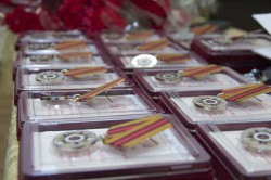Глава Волгодонска вручил юбилейные медали ветеранам 15 и 16 округов