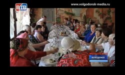 В преддверии праздника пожилых людей поздравил зампредседателя Думы Игорь Батлуков