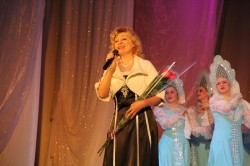 Во дворце культуры «Октябрь» поздравили матерей Волгодонска