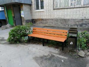 Депутат округа № 4 Волгодонска Георгий Ковалевский установил скамейки по просьбе жителей