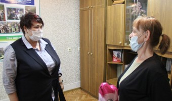 Депутат по избирательному округу №18 Людмила Ткаченко поздравила детей с началом лета
