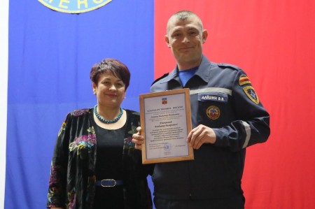 Людмила Ткаченко поздравила спасателей Волгодонска