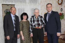 Депутат Игорь Батлуков поздравил ветеранов округа №3  с Днем защитника Отечества