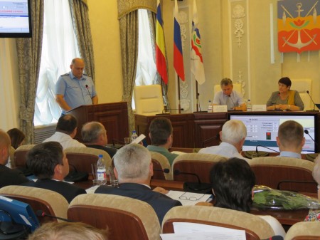 Июньское заседание Думы: депутаты поинтересовались состоянием законности и правопорядка в городе