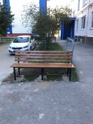 Депутат Пётр Горчанюк выполнил наказ избирателей, установил 5 новых скамеек во дворе мкд №39 по ул.Энтузиастов.