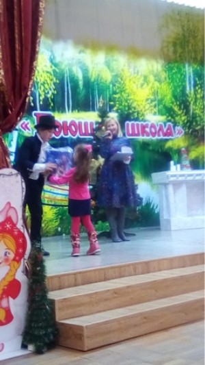 Новогодние подарки от депутата Волгодонской городской Думы П.П.Горчанюка и Ростовской атомной станции получили 50 детей избирательного округа №15.