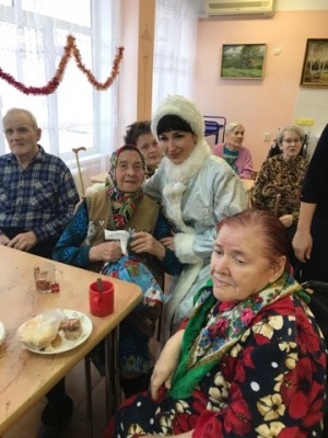 	При содействии депутата П.П.Горчанюка, с наступающим Новым годом  поздравили постояльцев Волгодонского пансионата для престарелых и инвалидов.