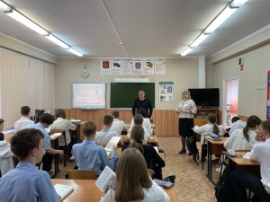Депутат Сергей Асташкин рассказал детям о работе депутата Волгодонской городской Думы