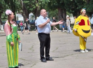 Георгий Ковалевский поздравил с открытием приходящий лагерь в школе № 9