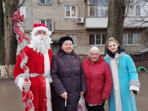 Дед Мороз пришел в дома юных жителей округа № 4