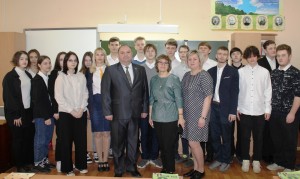 Депутат Георгий Ковалевский провел в школе № 9 урок парламентаризма