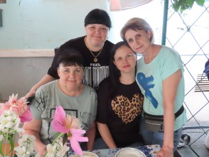 В округе № 4 дружно и весело отметили Международный день соседей