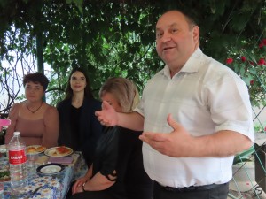 В округе № 4 дружно и весело отметили Международный день соседей