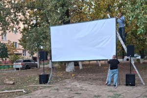 Кинотеатр во дворе  - новая реальность округа №4