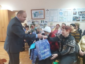 Депутат Георгий Ковалевский поздравил с Новым годом активных жителей округа № 4 Волгодонска
