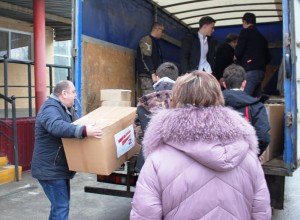 Жители и школьники округа №4 Волгодонска отправили помощь, собранную для фронта