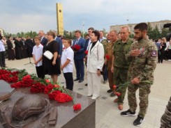 В Волгодонске открыли памятник воинам СВО