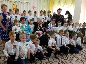 Поздравление ветеранов 14 округа в д/с "Росинка"